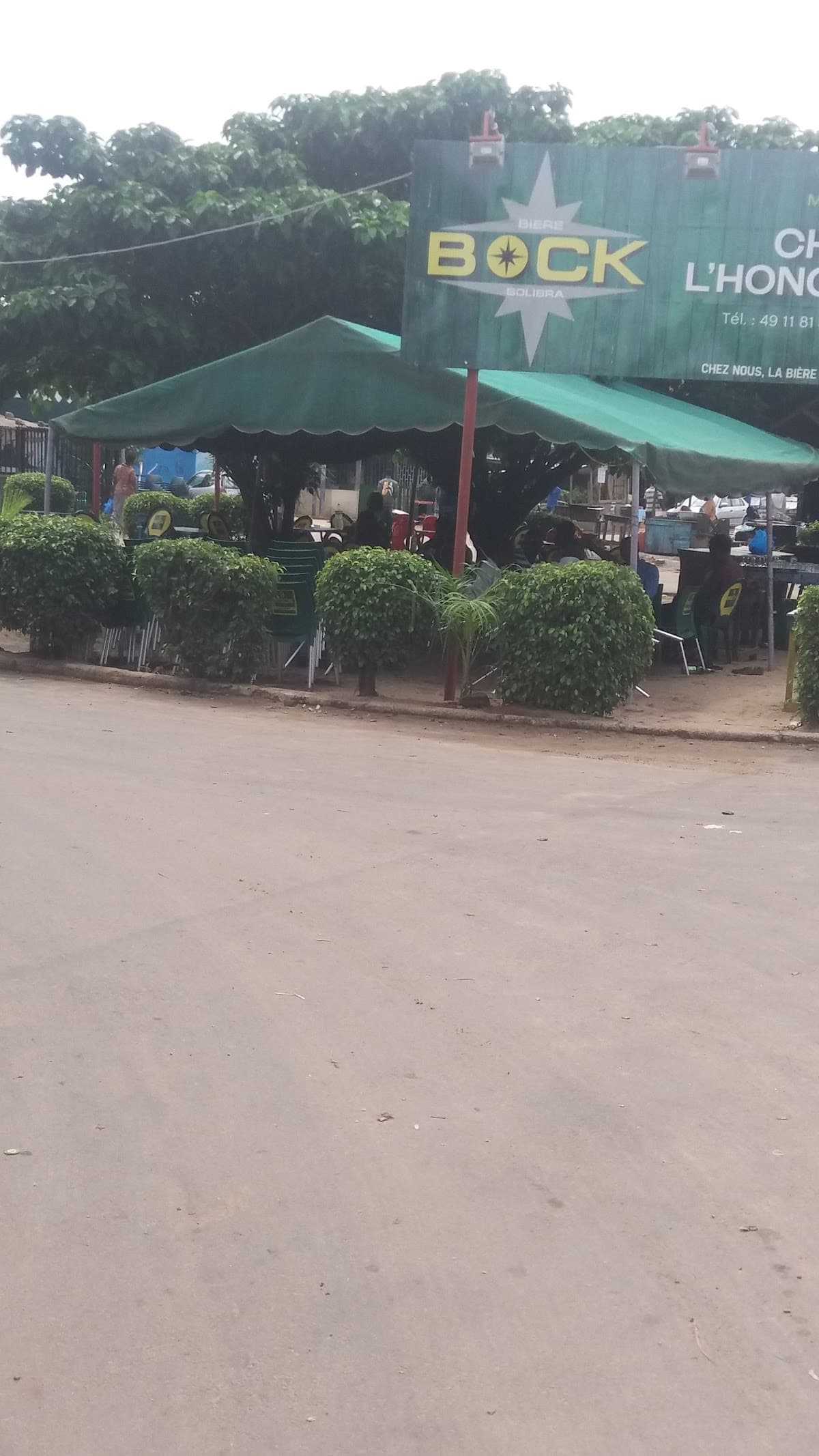 CHEZ L"HONORABLE - Photo 3