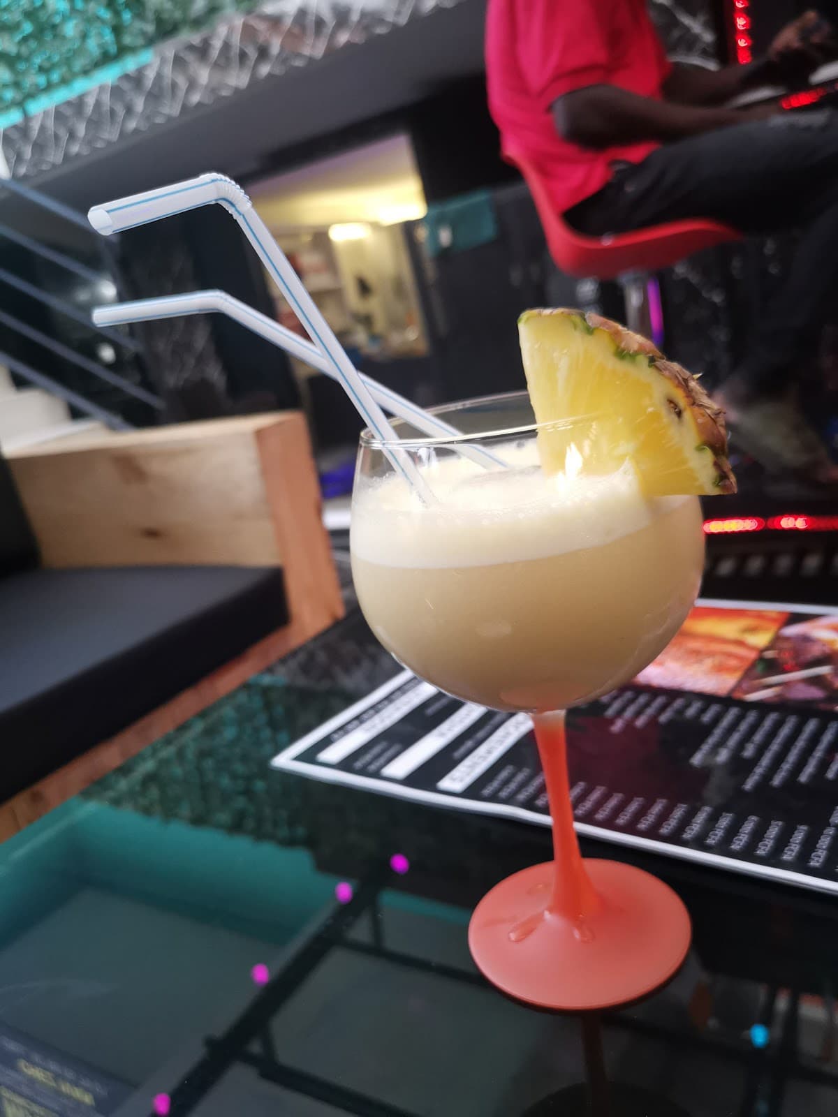 LE CONSENSUS - Resto & Lounge - Photo 2