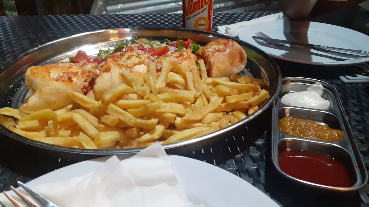 HOLLYWOOD RESTO-CAFFE