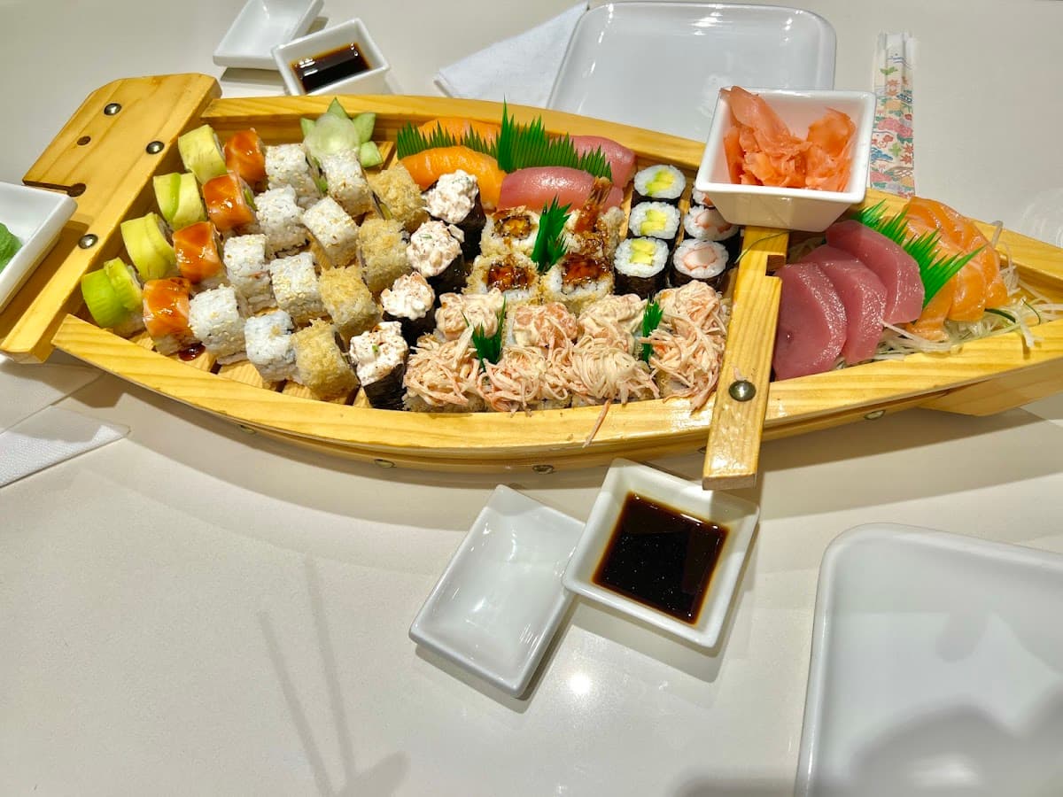 Oishi Sushi - Photo 2