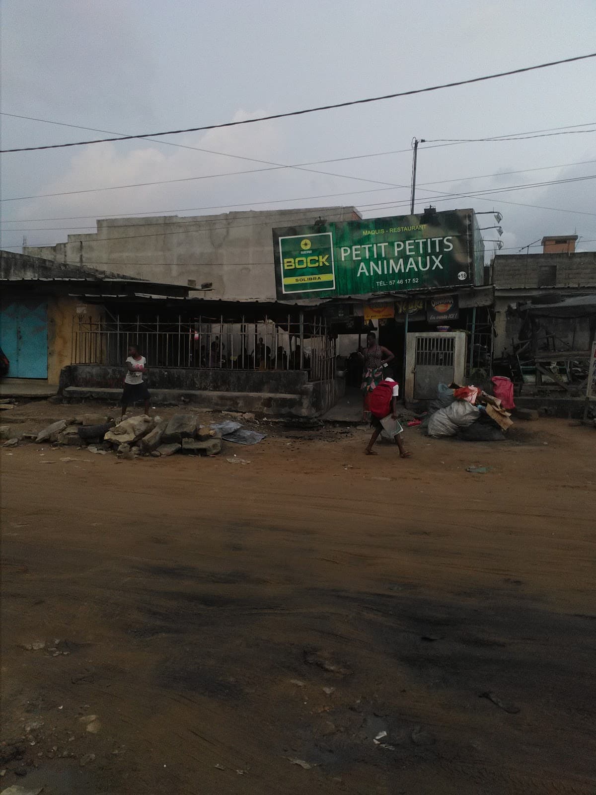 Restaurant petits petits animaux ( Au restaurant petits petits animaux) - Photo 3