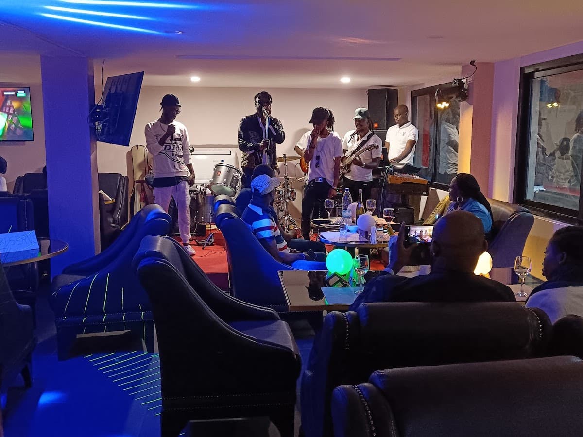 Restaurant O'Friday'S - Photo 3