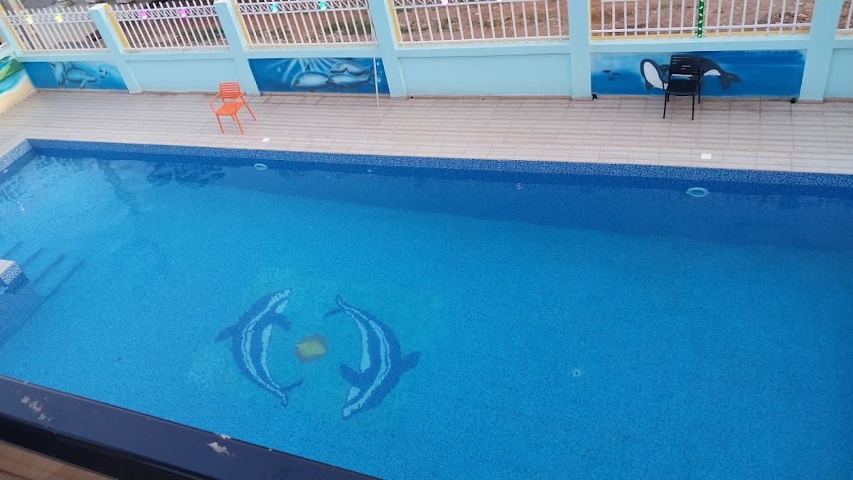 Golden Place - Photo 2