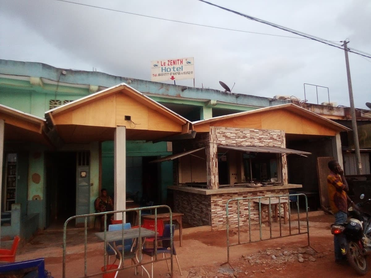 Complexe Hôtelier Le Zénith Colas - Photo 2