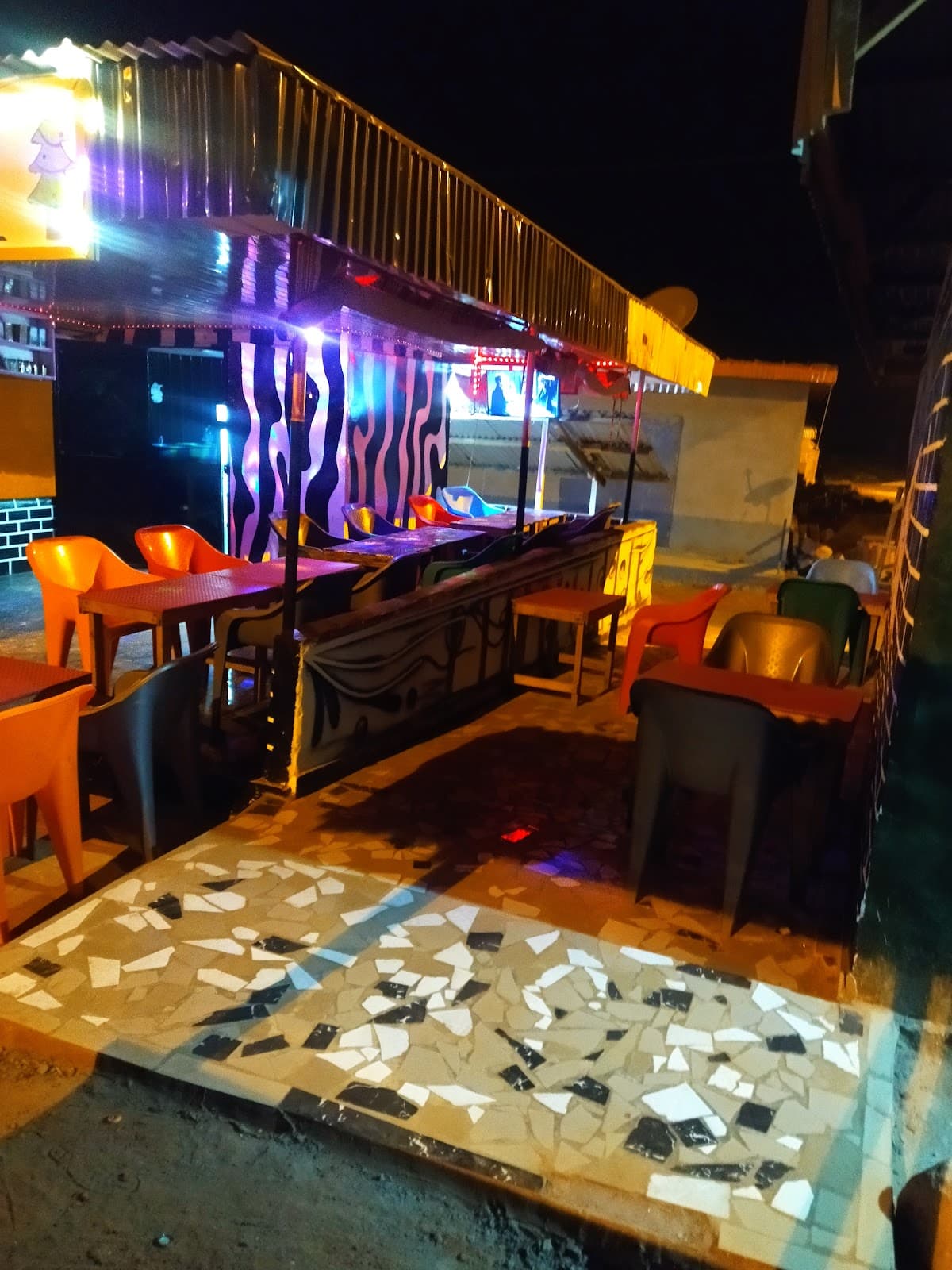 Merveille Glacier Cave restaurant et Dépôt retrait