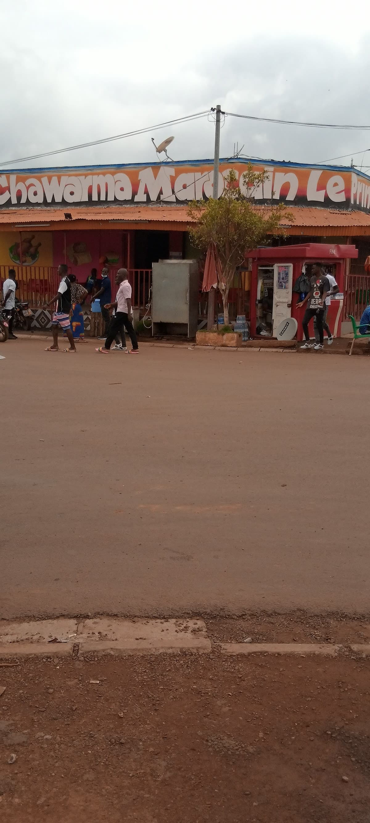 Merveille Glacier Cave restaurant et Dépôt retrait - Photo 2