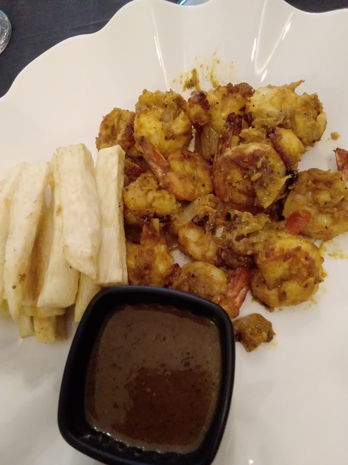 LOMAKÉ BY CÉLESTIN