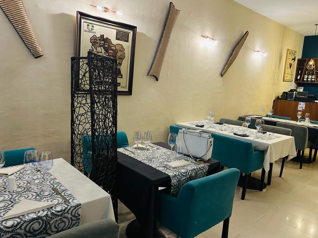 LOMAKÉ BY CÉLESTIN - Photo 2